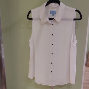 CeCe Women's Sleeveless White Button-Down Shirt